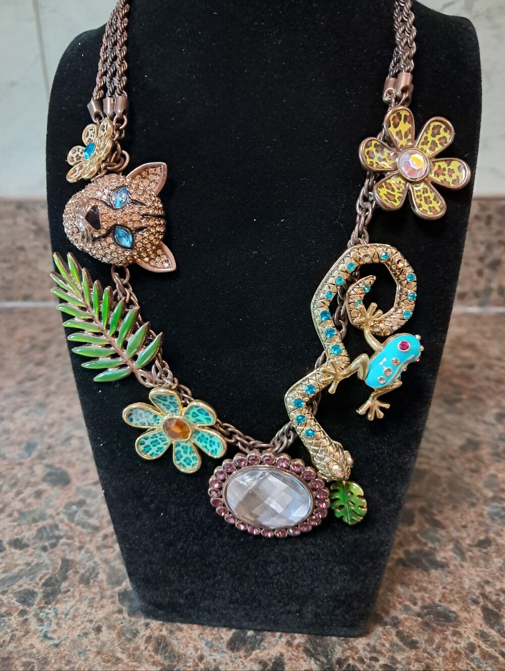 Betset Johnson Jungle Fever Vintage Necklace - Frog Snake Lion